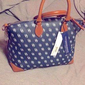 DB-DOONEY BURKE NAVY SATCHEL